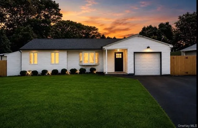 16 Adobe Drive Shirley, NY 11967