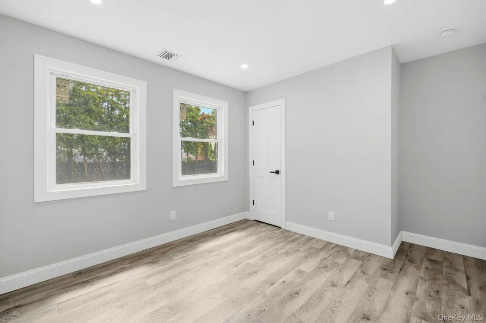 16 Adobe Drive Shirley, NY 11967