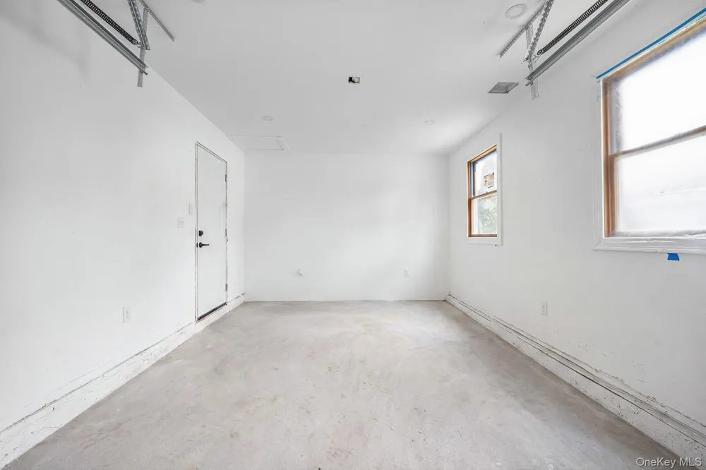 16 Adobe Drive Shirley, NY 11967