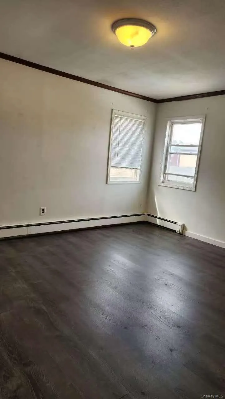 18-08 Murray St  2fl Whitestone, NY 11357