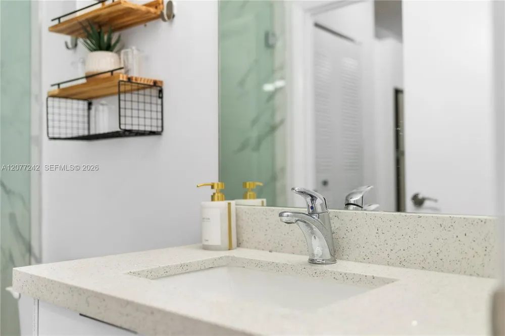136 NW 26th St #207 Miami, FL 33127