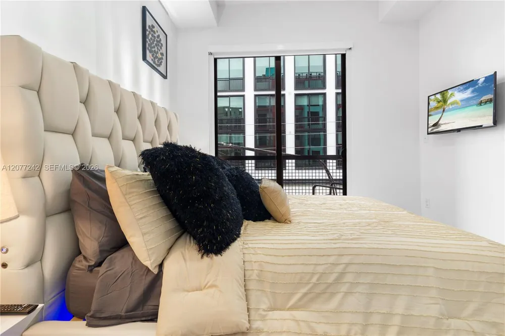 136 NW 26th St #207 Miami, FL 33127