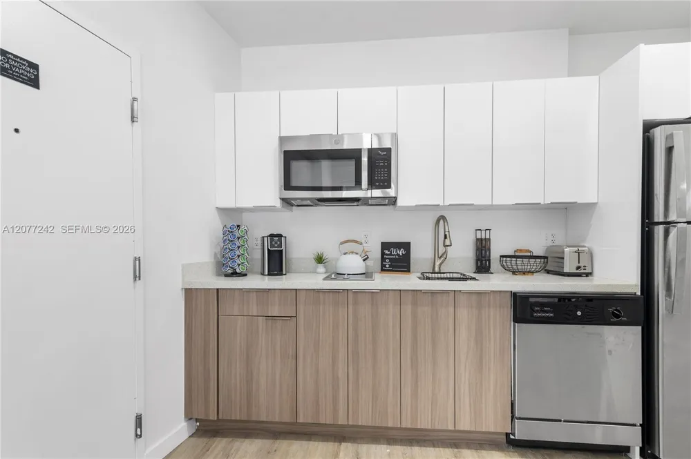 136 NW 26th St #207 Miami, FL 33127
