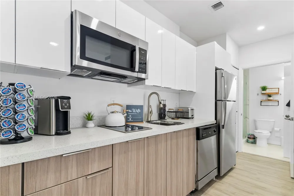 136 NW 26th St #207 Miami, FL 33127