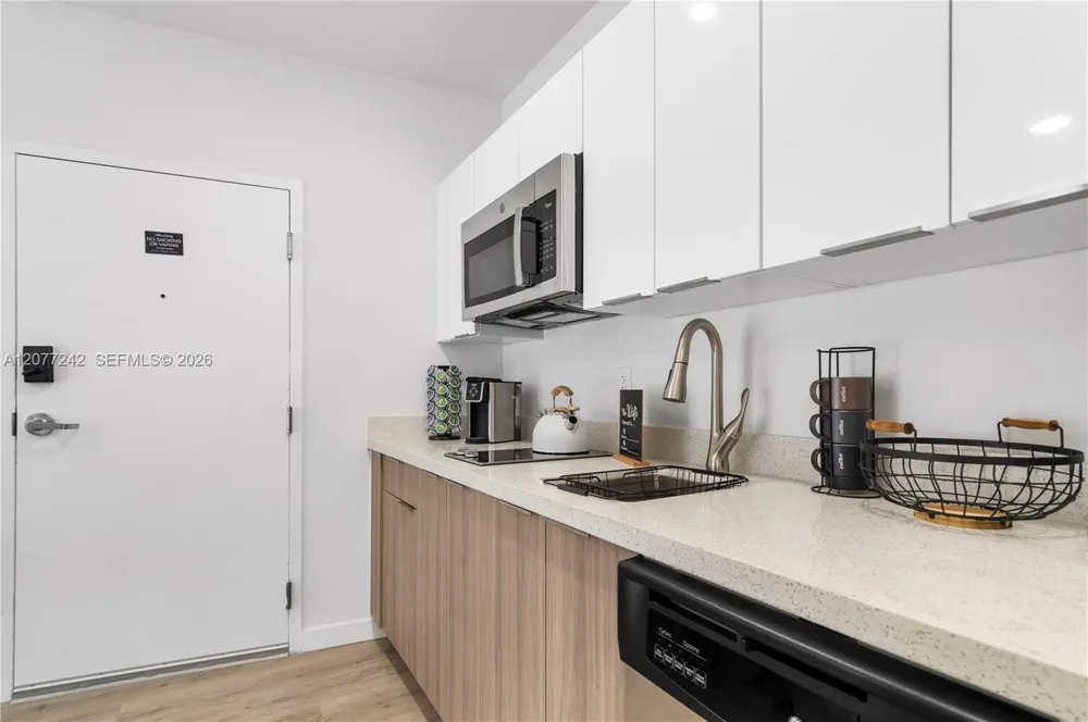 136 NW 26th St #207 Miami, FL 33127