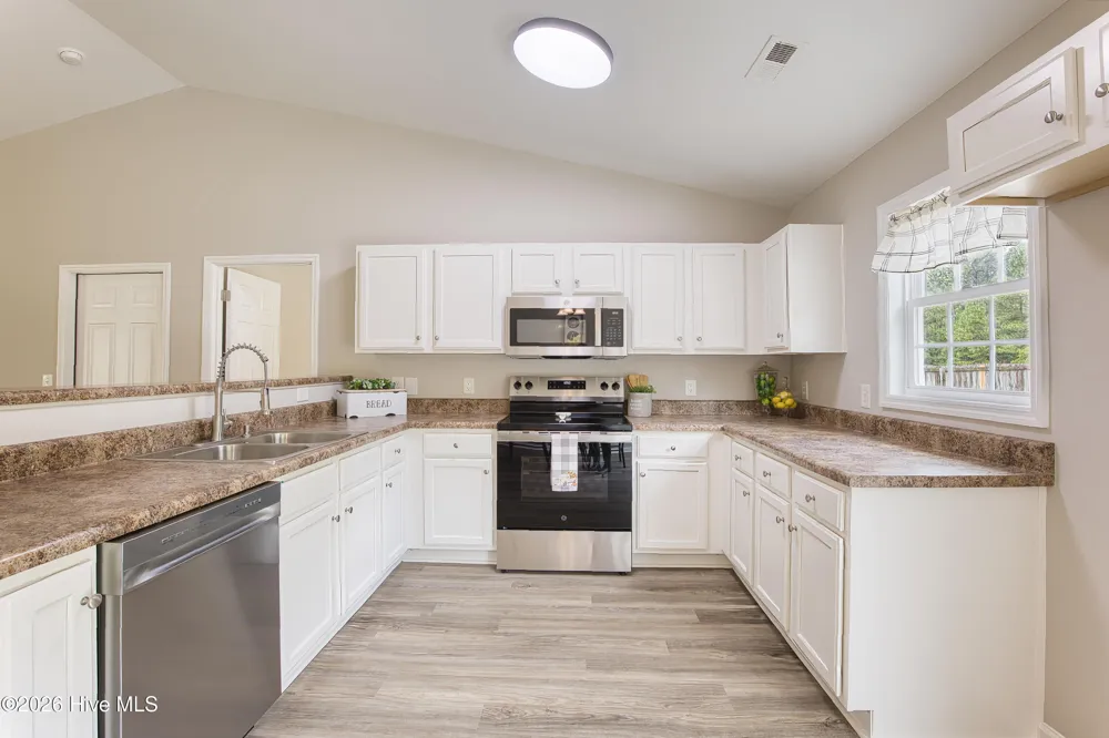 212 Sweet Gum Lane Richlands, NC 28574