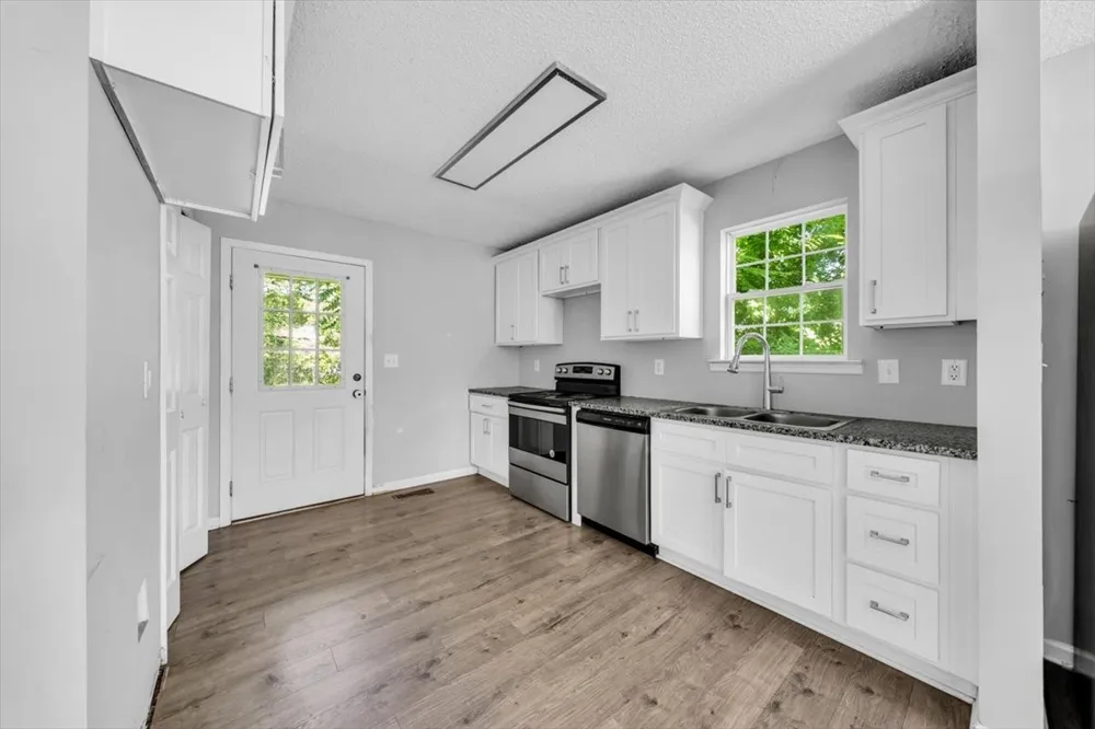 105 Lillian St McMinnville, TN 37110
