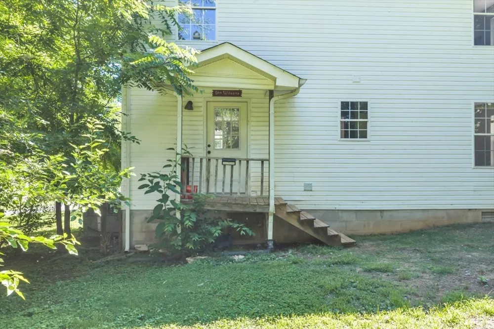 105 Lillian St McMinnville, TN 37110