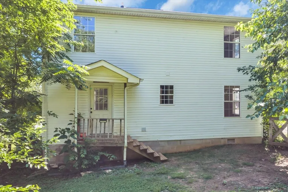 105 Lillian St McMinnville, TN 37110
