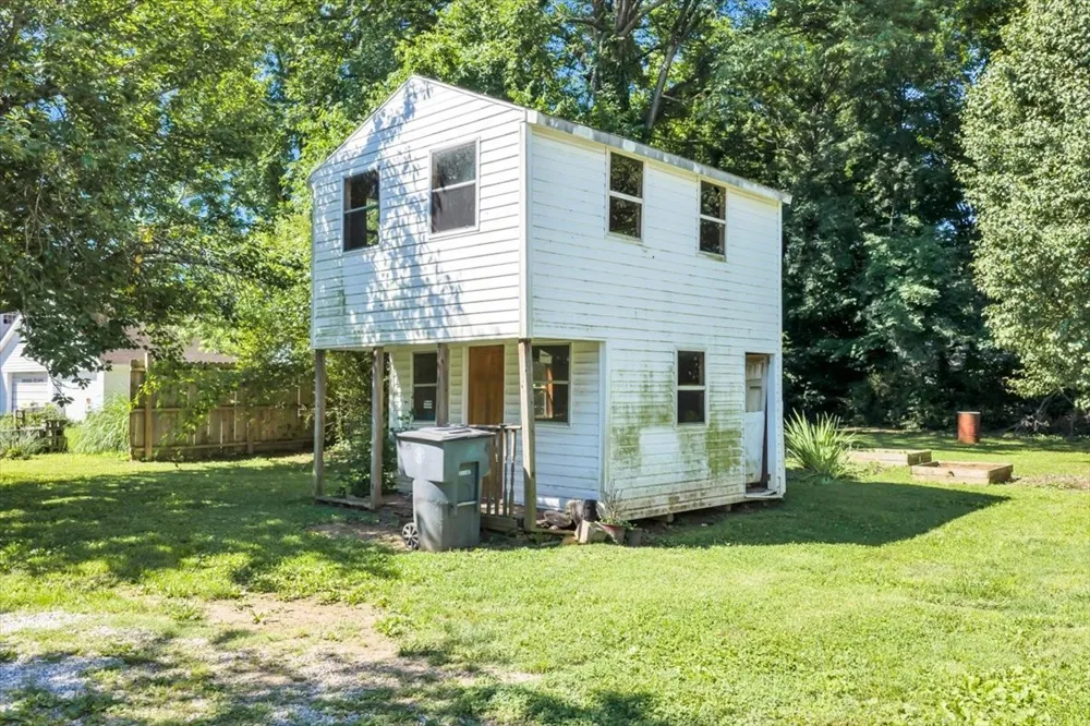 105 Lillian St McMinnville, TN 37110