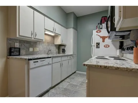 106 E 30th Street #207