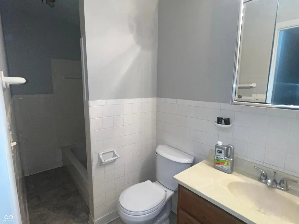 8363 Paso Del Norte Court Indianapolis, IN 46227
