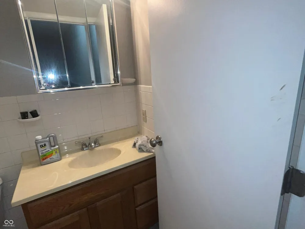 8363 Paso Del Norte Court Indianapolis, IN 46227