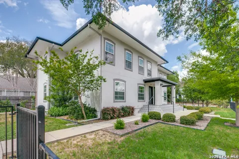 488 E Olmos Unit 1