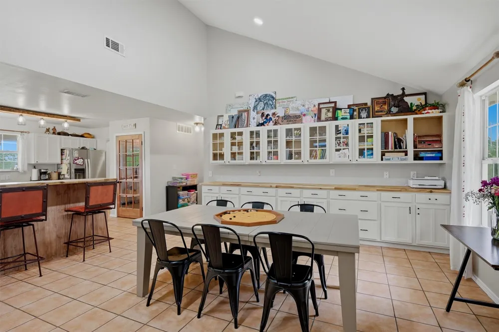 905 Crawford Road Sadler, TX 76264