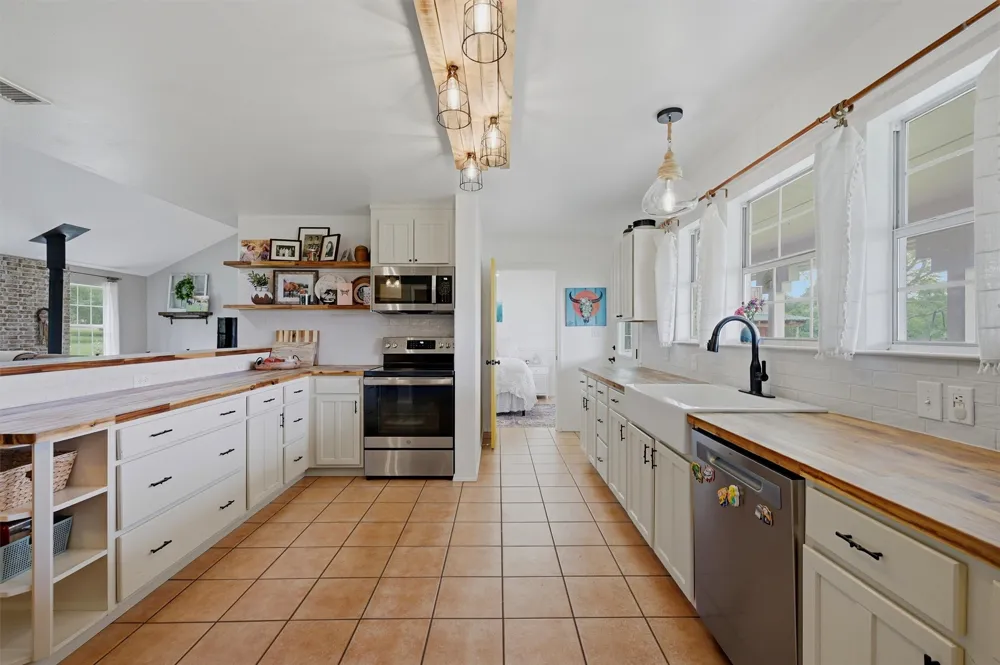 905 Crawford Road Sadler, TX 76264