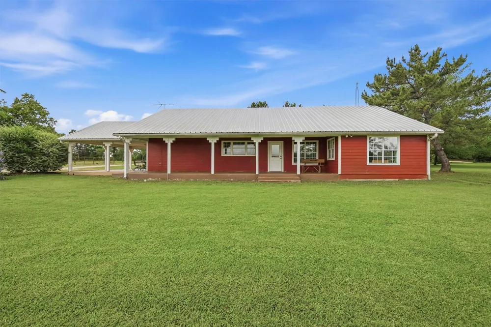 905 Crawford Road Sadler, TX 76264