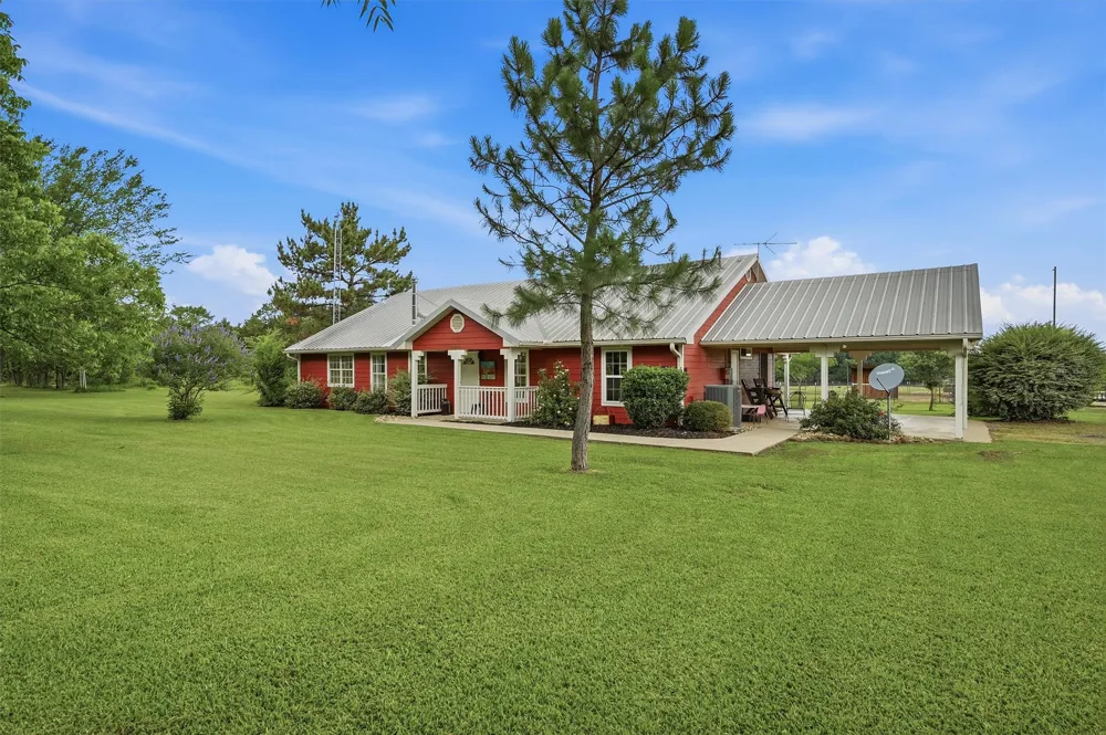 905 Crawford Road Sadler, TX 76264