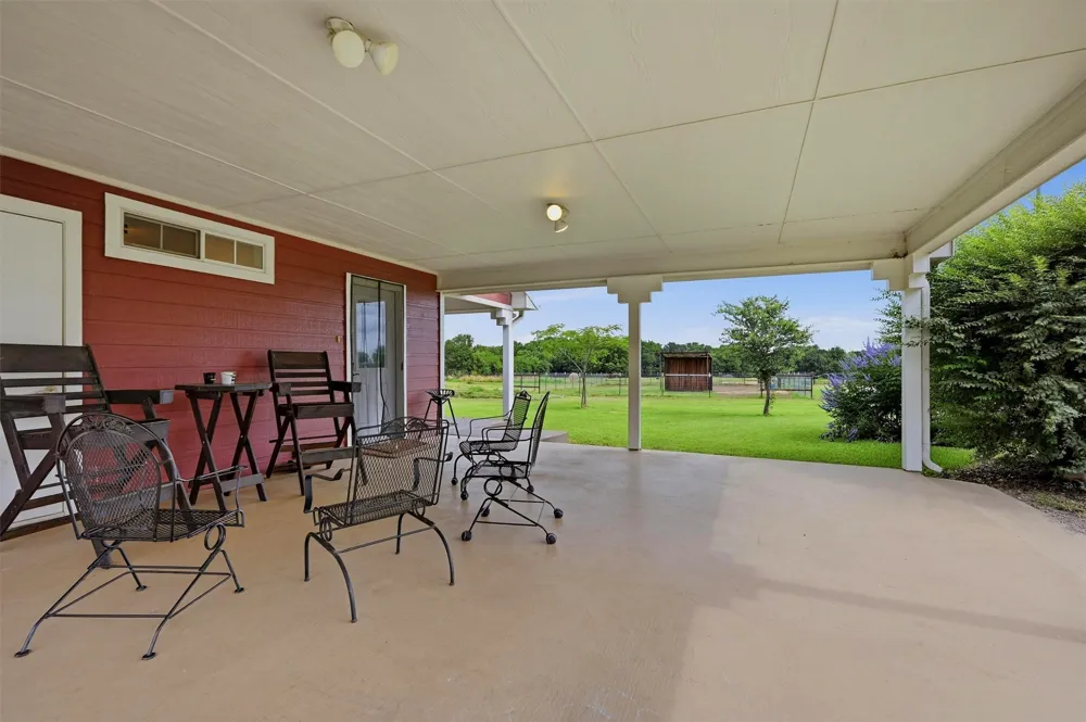 905 Crawford Road Sadler, TX 76264