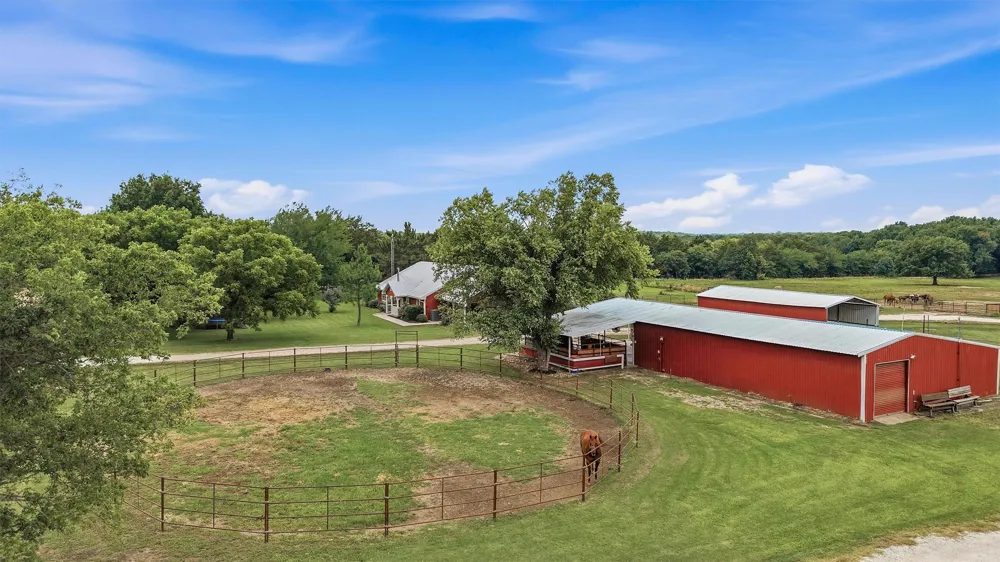 905 Crawford Road Sadler, TX 76264