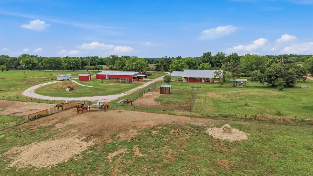 905 Crawford Road Sadler, TX 76264