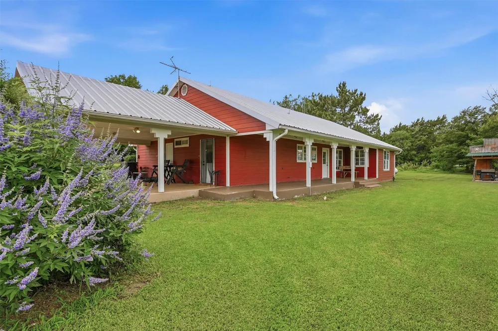 905 Crawford Road Sadler, TX 76264