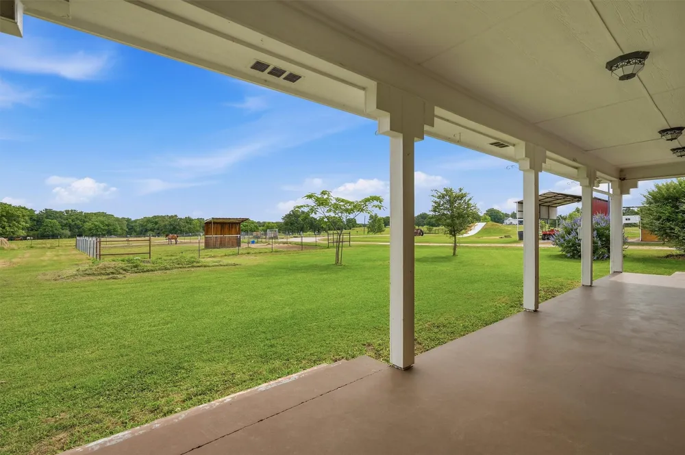905 Crawford Road Sadler, TX 76264