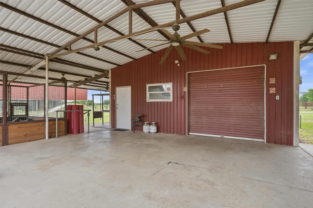 905 Crawford Road Sadler, TX 76264