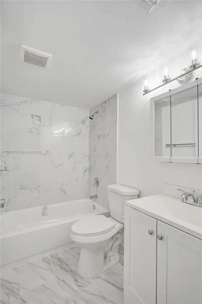 770 Claughton Island Dr #709 Miami, FL 33131