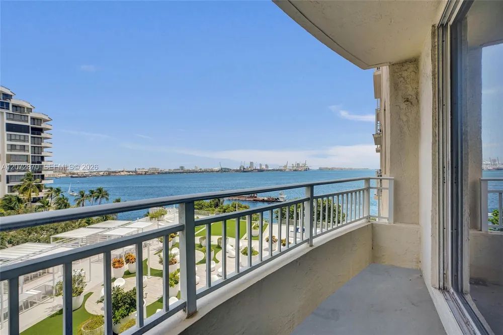770 Claughton Island Dr #709 Miami, FL 33131