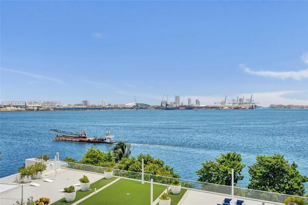 770 Claughton Island Dr #709 Miami, FL 33131