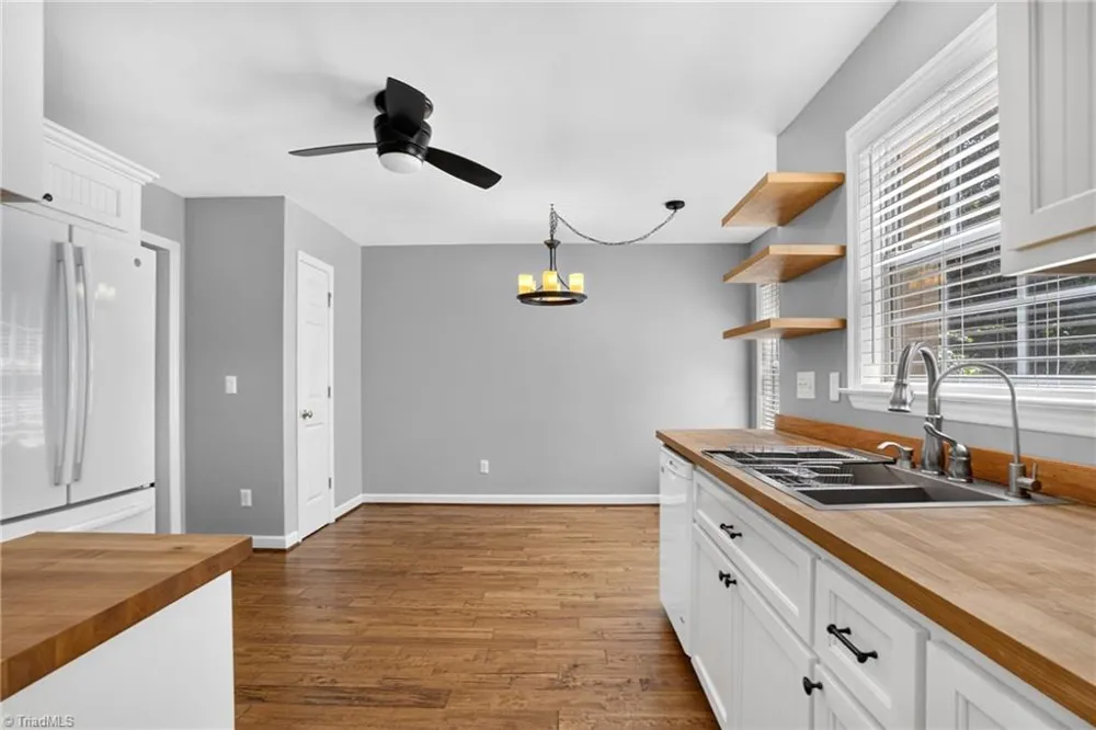 7523 Kristen Drive Oak Ridge, NC 27310