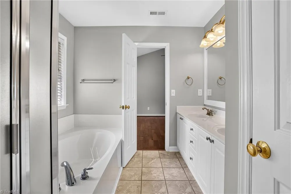7523 Kristen Drive Oak Ridge, NC 27310