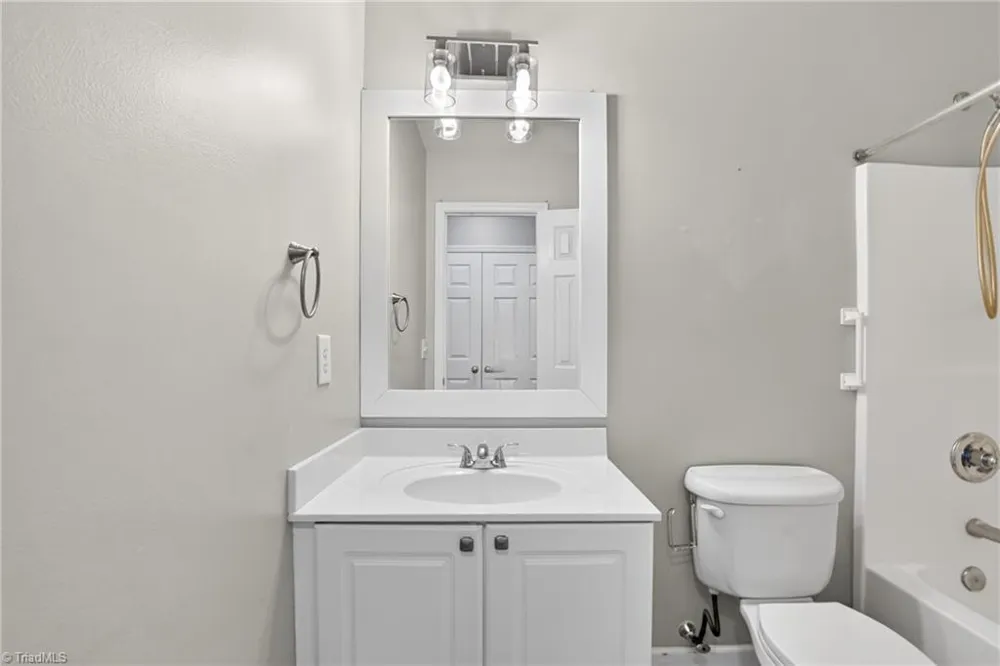 7523 Kristen Drive Oak Ridge, NC 27310