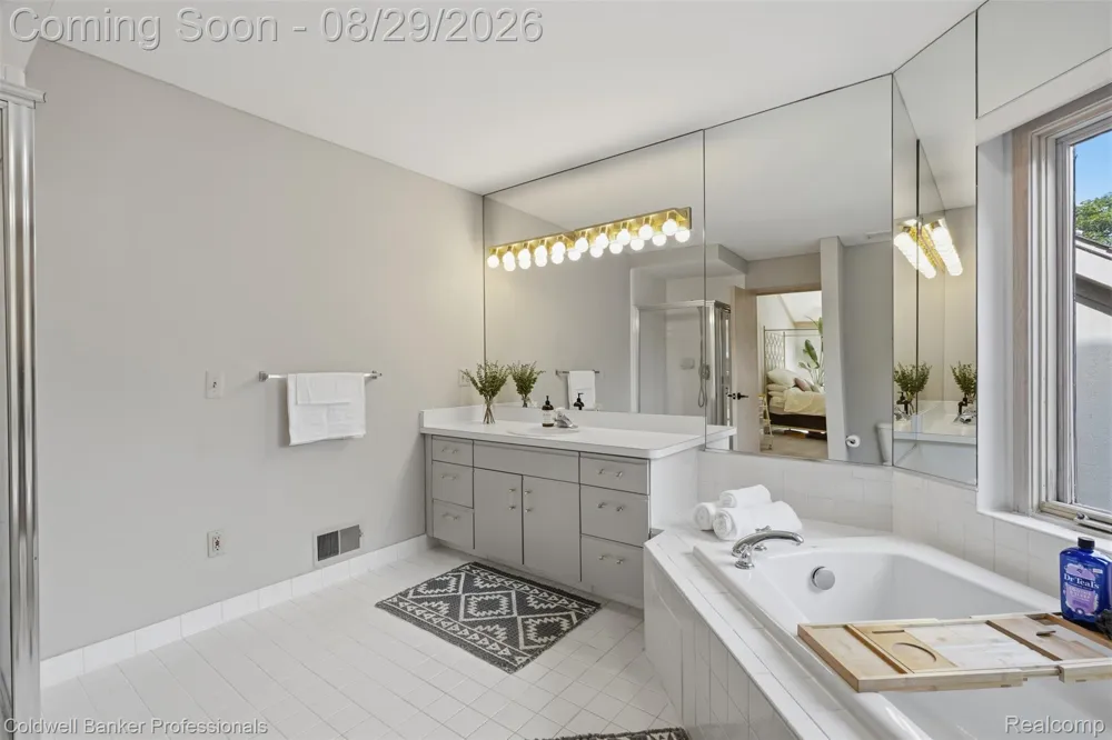 28625 Auburn Court Farmington Hills City, MI 48331