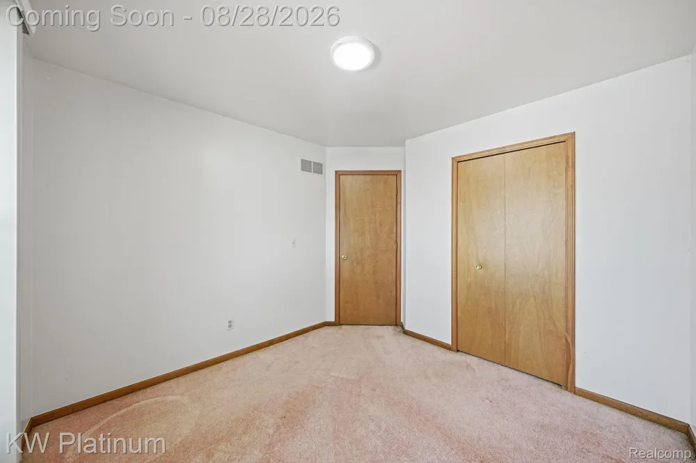 46439 Greenbriar Drive Chesterfield Township, MI 48051