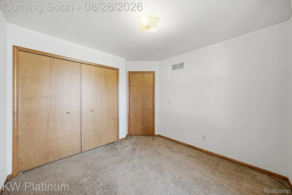 46439 Greenbriar Drive Chesterfield Township, MI 48051
