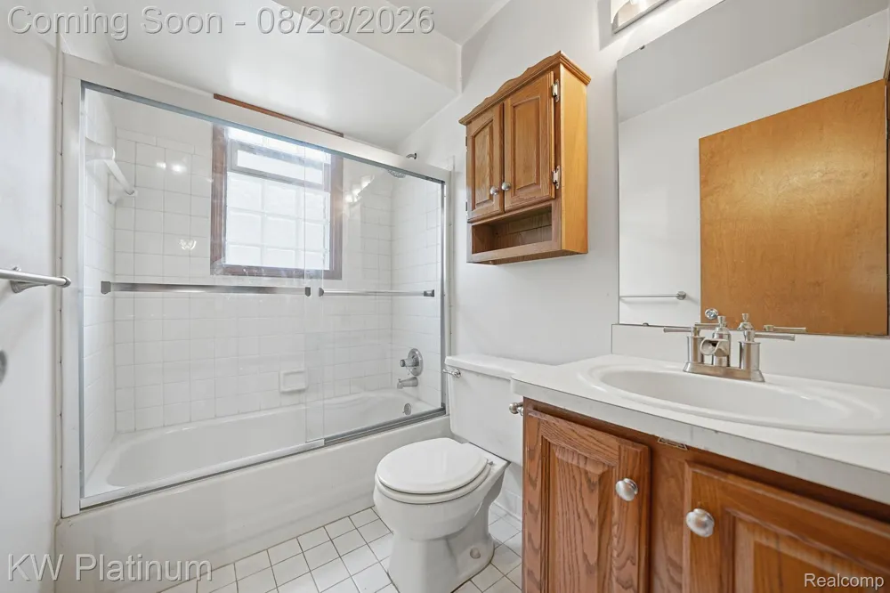 46439 Greenbriar Drive Chesterfield Township, MI 48051