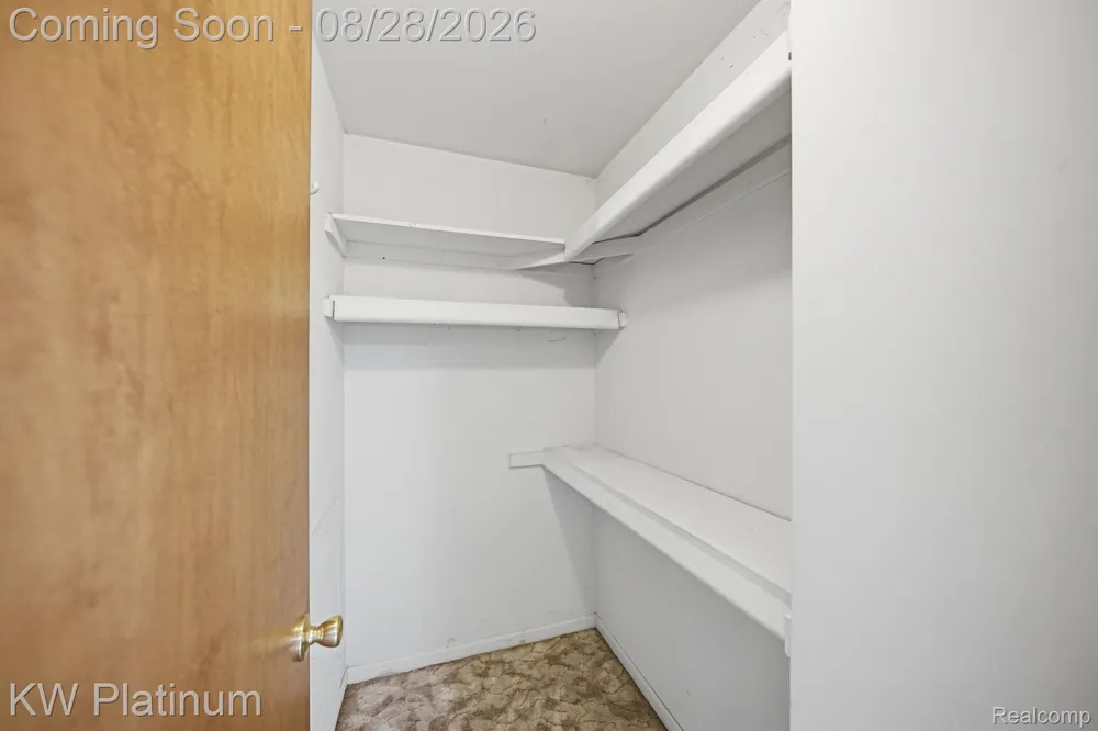 46439 Greenbriar Drive Chesterfield Township, MI 48051