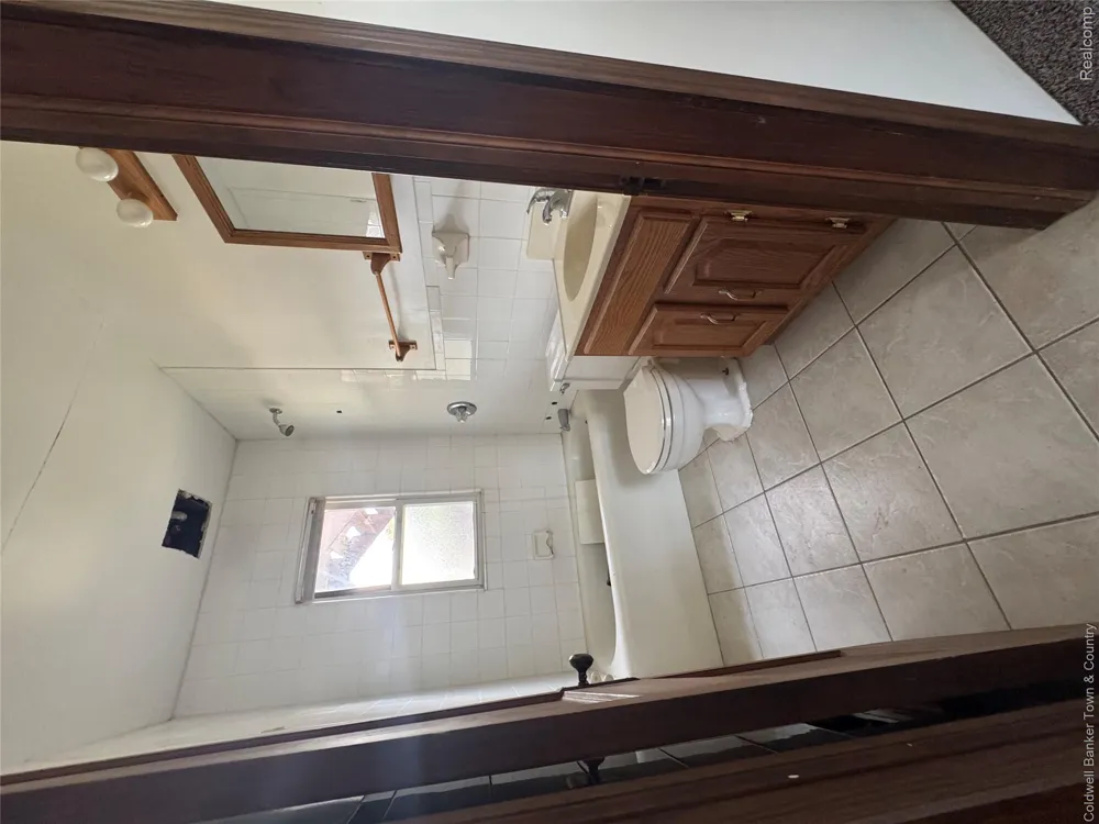 18647 Robert Street Melvindale City, MI 48122