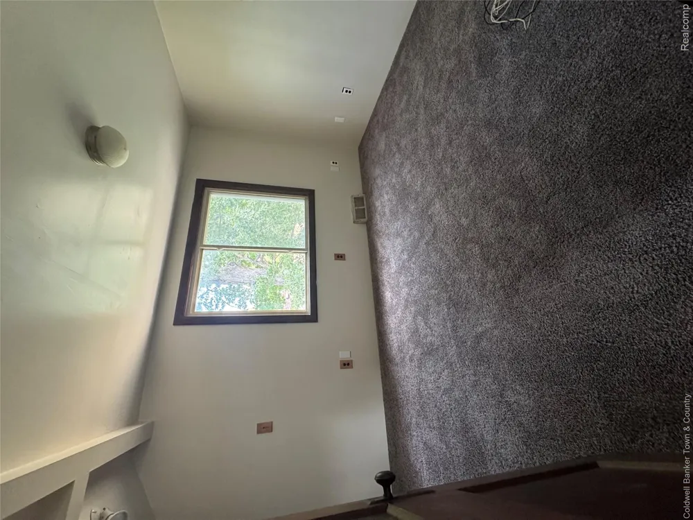 18647 Robert Street Melvindale City, MI 48122