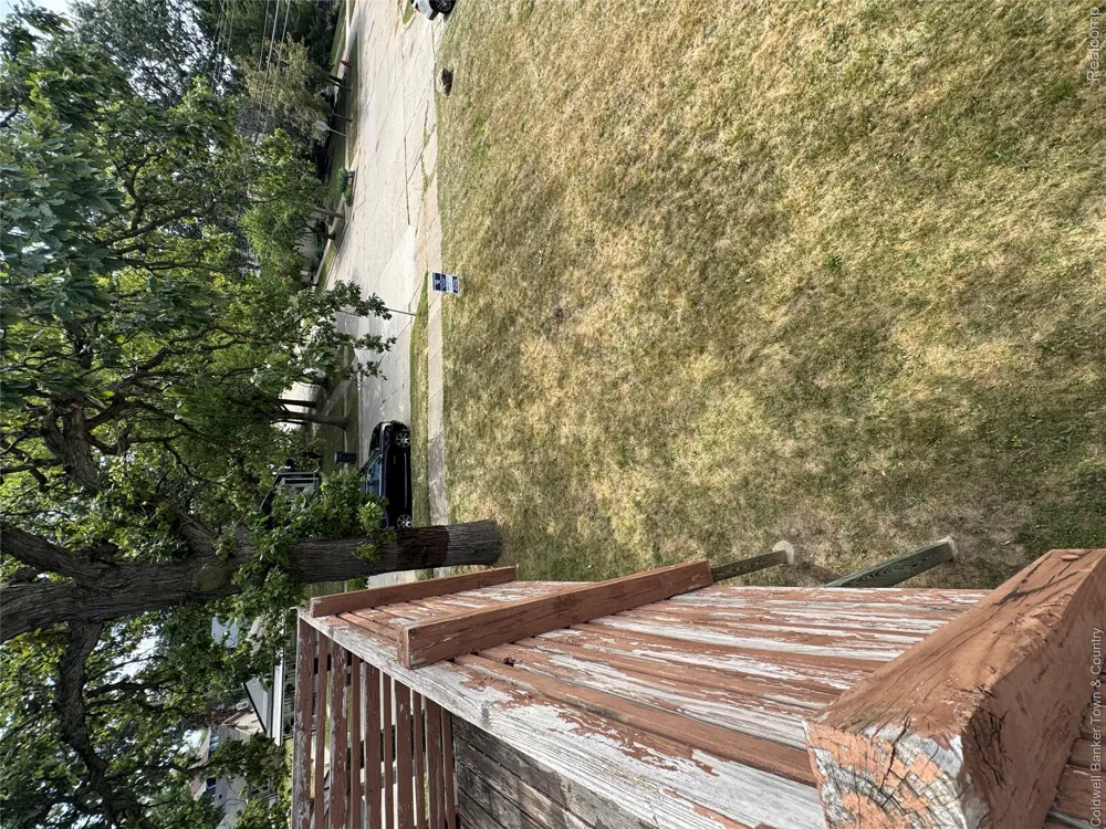 18647 Robert Street Melvindale City, MI 48122