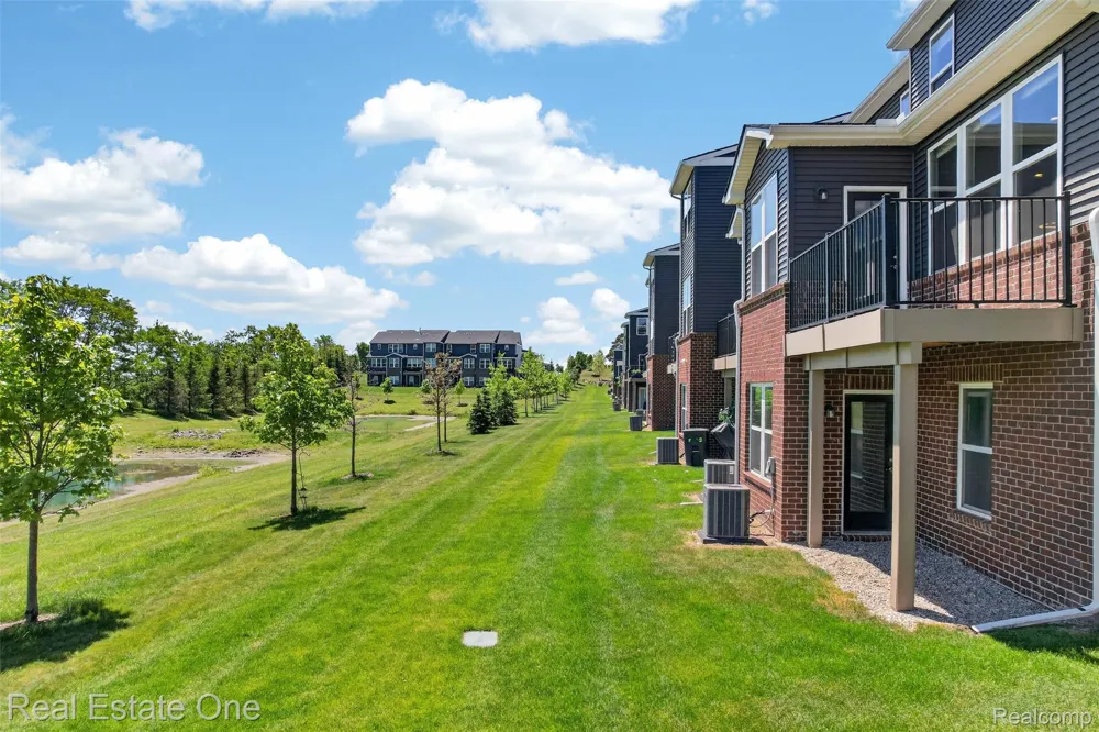 4799 Broomfield Way Orion Charter Township, MI 48359