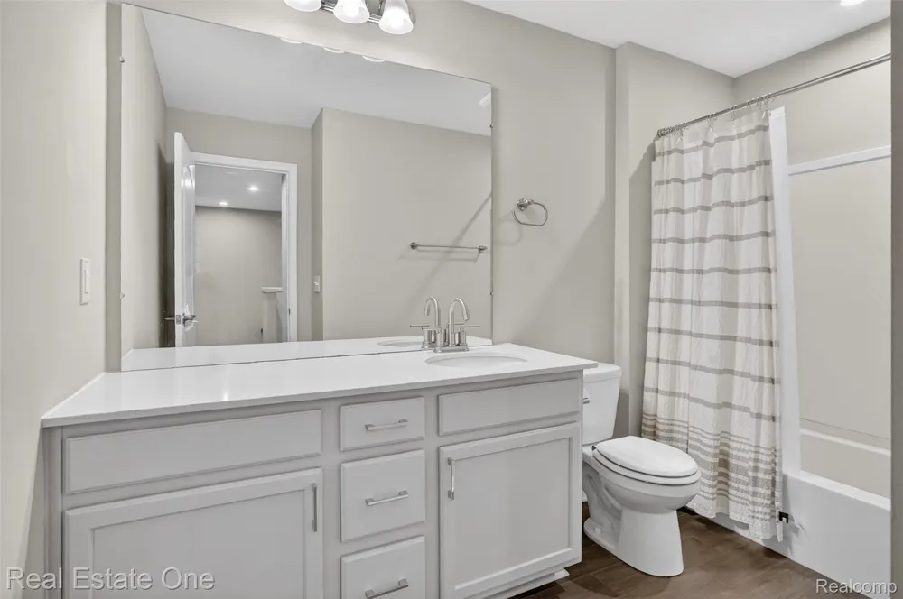 4799 Broomfield Way Orion Charter Township, MI 48359