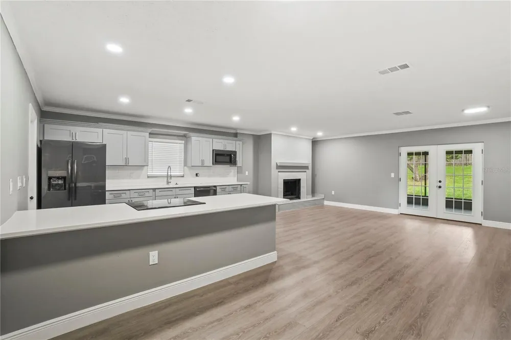 1901 LAKEVIEW DRIVE Brandon, FL 33511