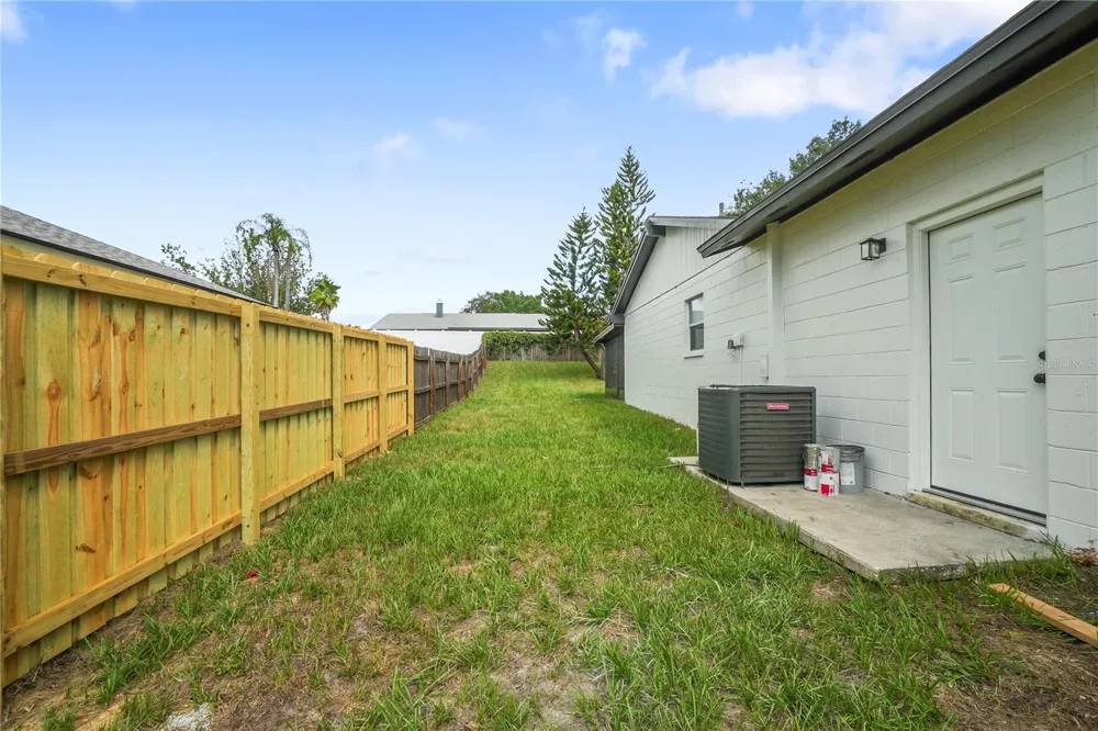 1901 LAKEVIEW DRIVE Brandon, FL 33511