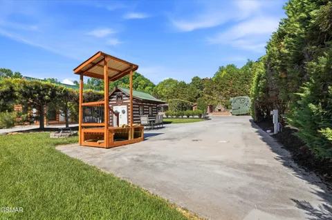 1908 Lizi Loop Way