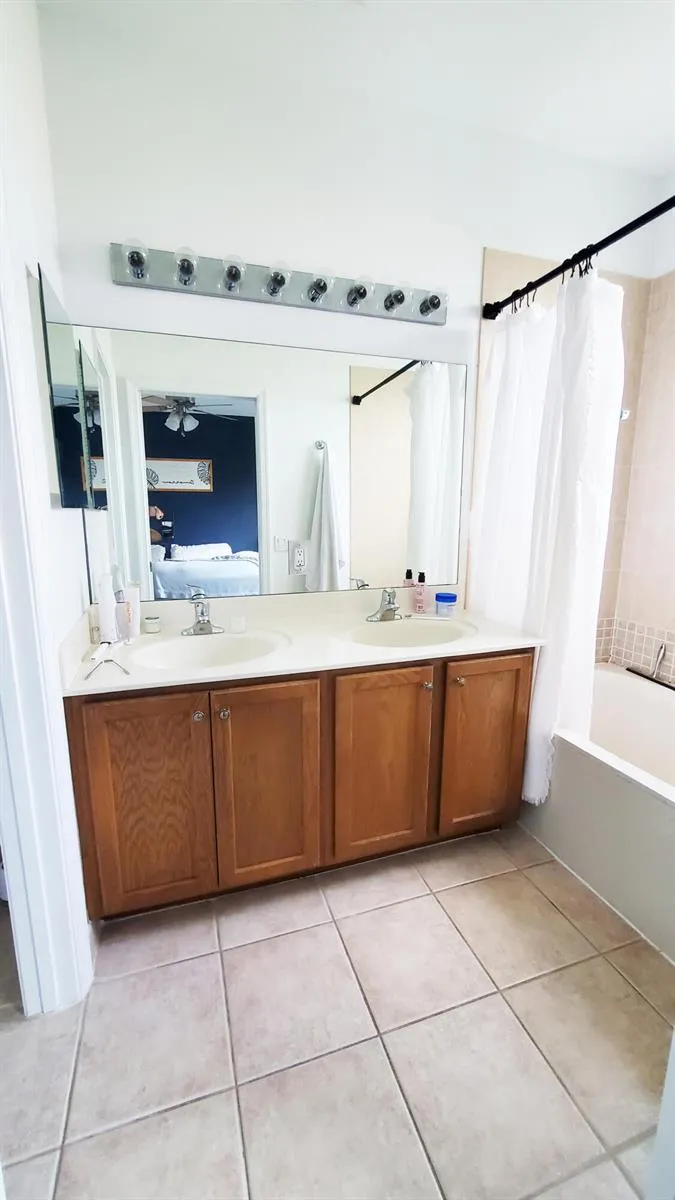 3051 Laurel Ridge Circle Riviera Beach, FL 33404