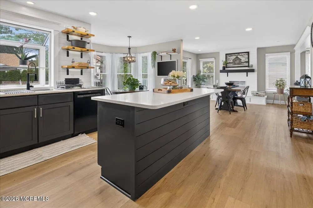 591 Pirate Lane Manahawkin, NJ 08050