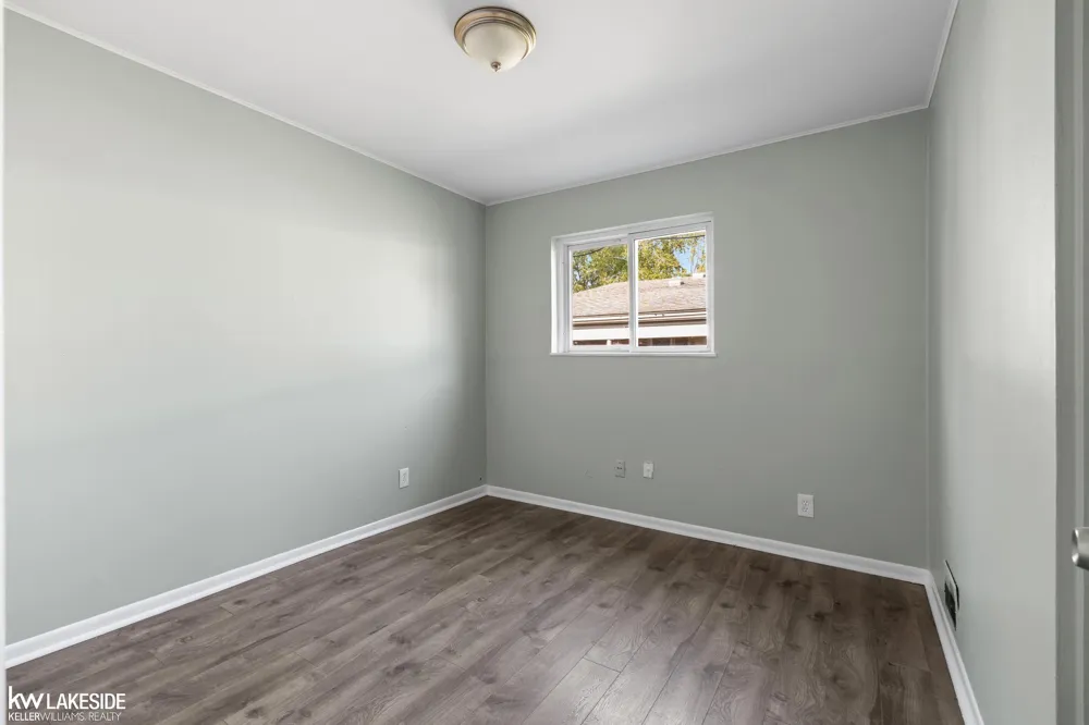 21537 Parkway Street St Clair Shores City, MI 48082